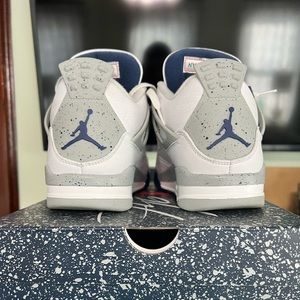 Jordan 4 Midnight navy 9.5 used